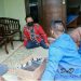 Sosialisasikan Prokes, KKN 34 UMBY Bagikan Masker dan Hand Sanitizer di Dusun Manggung