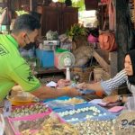KKN 48 UMBY Membagikan Masker Di Pasar Demangan