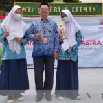 Siswa MTsN 9 Sleman Sumbang Piala