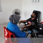 Kegiatan Donor Darah KKN PPM 61 UMBY di Pasar Kranggan